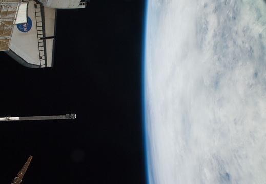 STS126-E-15714