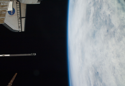 STS126-E-15715