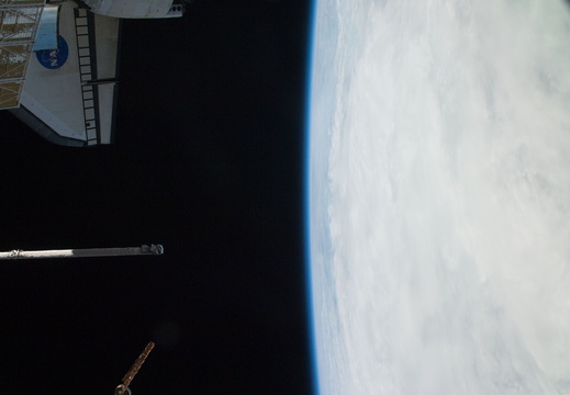 STS126-E-15725