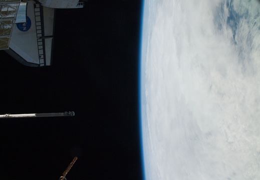 STS126-E-15727
