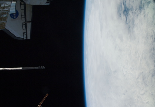 STS126-E-15728