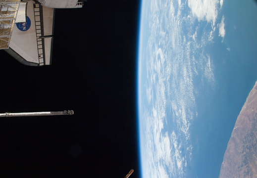 STS126-E-15744