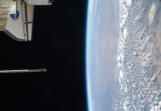 STS126-E-15753