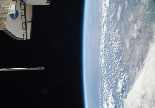 STS126-E-15755