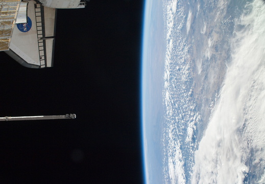 STS126-E-15756
