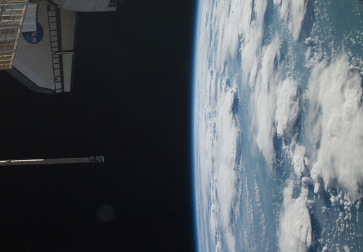 STS126-E-15767