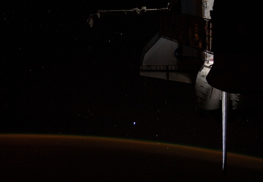 STS126-E-21618