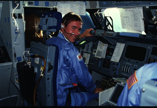 STS61B-02-001