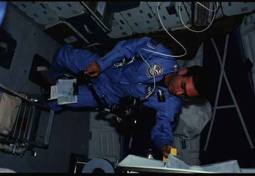 STS61B-02-010