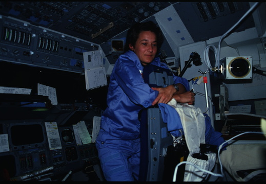 STS61B-03-009