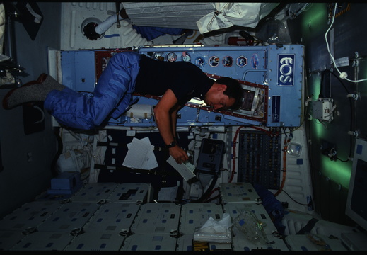 STS61B-05-002