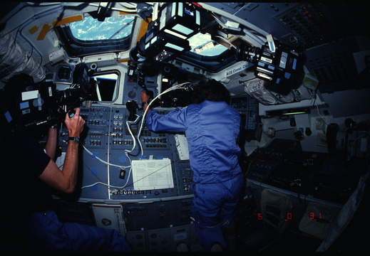 STS61B-08-036