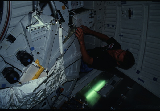 STS61B-09-014