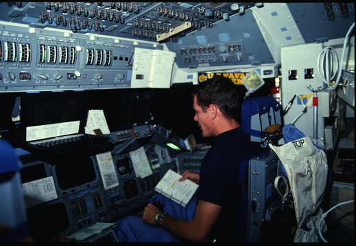 STS61B-09-028