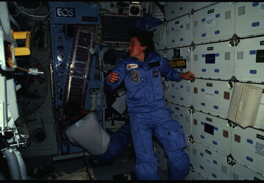 STS61B-10-010