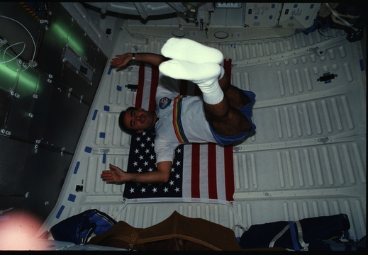 STS61B-10-036
