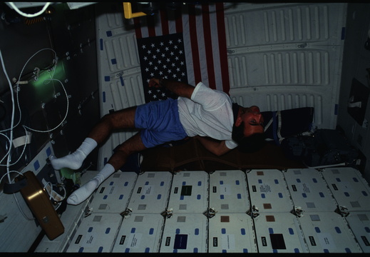 STS61B-11-004