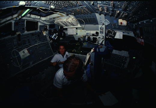 STS61B-11-033