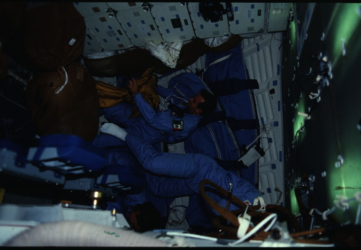 STS61B-12-017