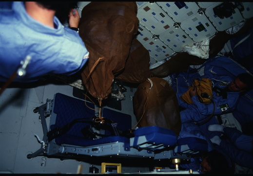 STS61B-12-018