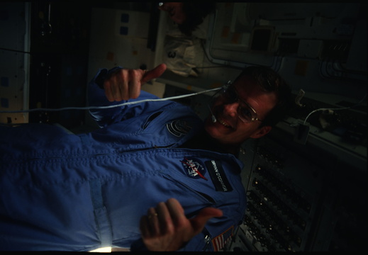 STS61B-18-027