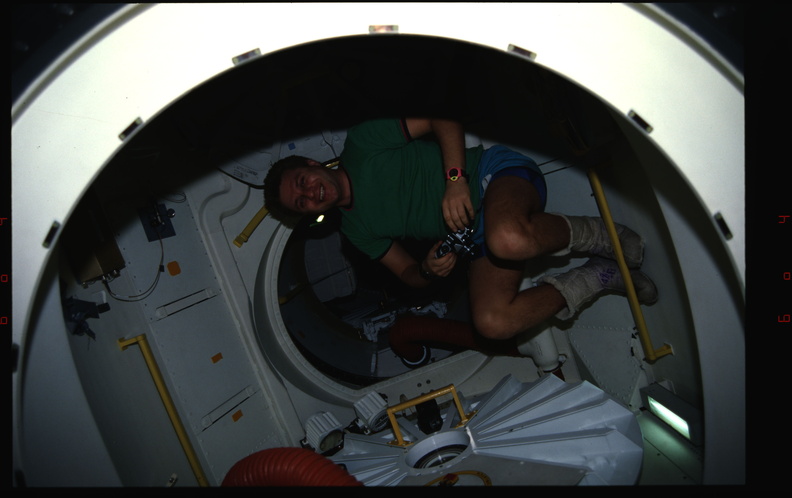 STS076-312-035.jpg