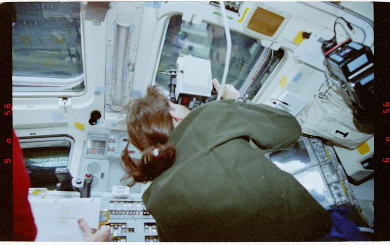 STS076-316-002.jpg