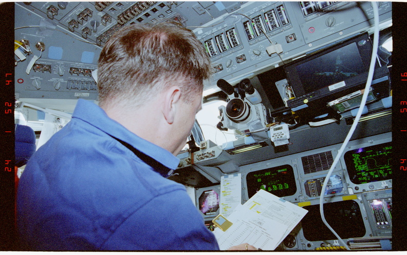 STS076-317-036.jpg
