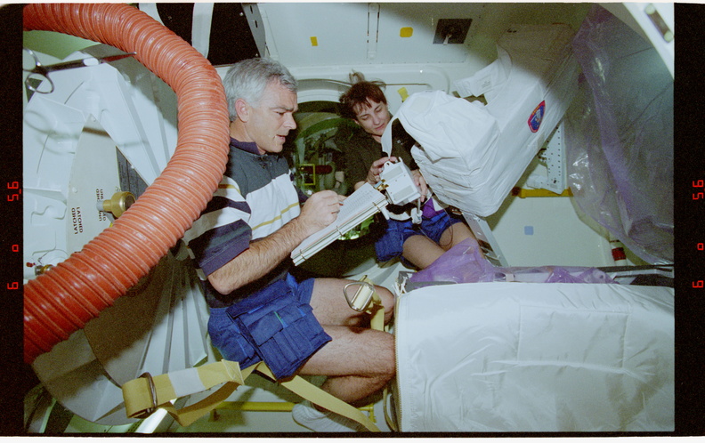 STS076-323-021.jpg