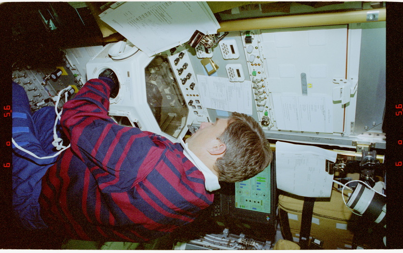 STS076-349-017.jpg