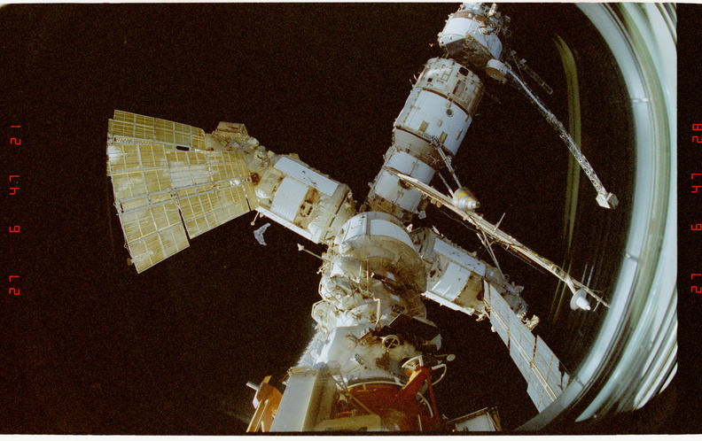 STS076-373-006.jpg