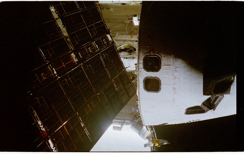 STS076-462-020.jpg