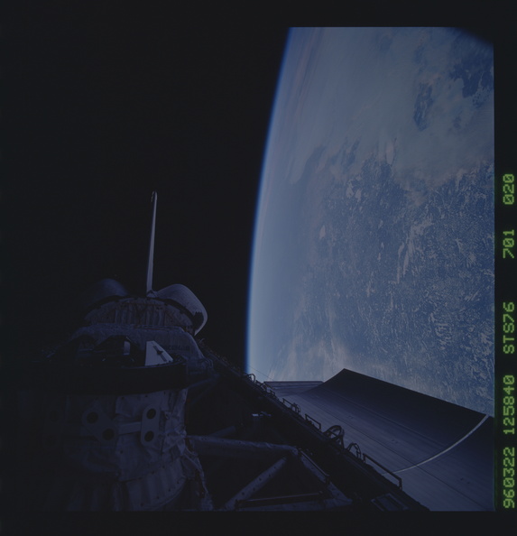 STS076-701-020.jpg