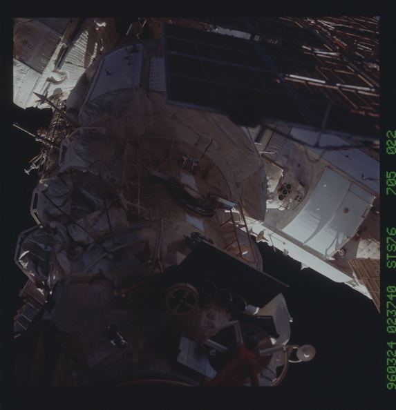 STS076-705-022.jpg