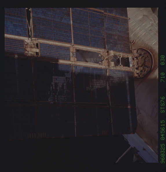 STS076-710-030.jpg