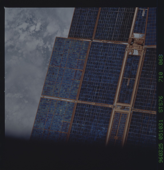 STS076-710-068.jpg
