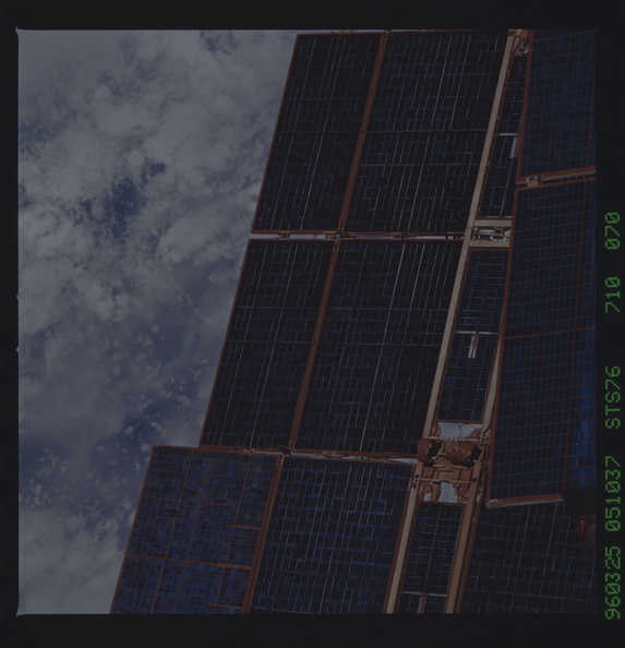 STS076-710-070.jpg