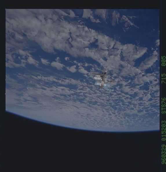 STS076-715-005.jpg