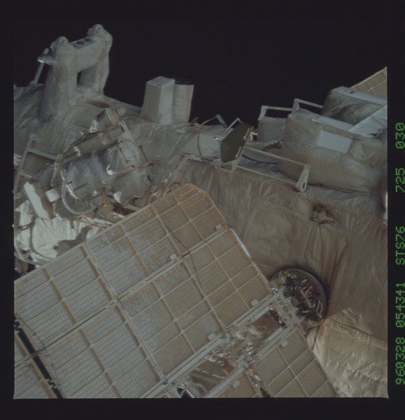 STS076-725-030.jpg