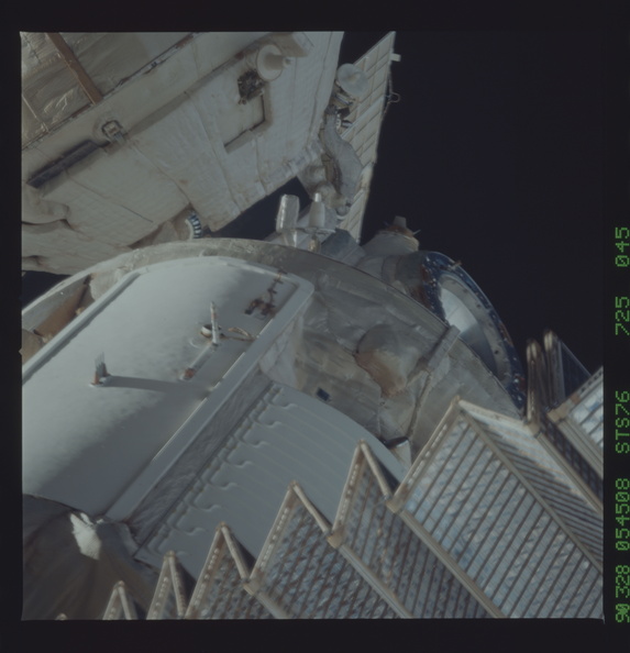 STS076-725-045.jpg