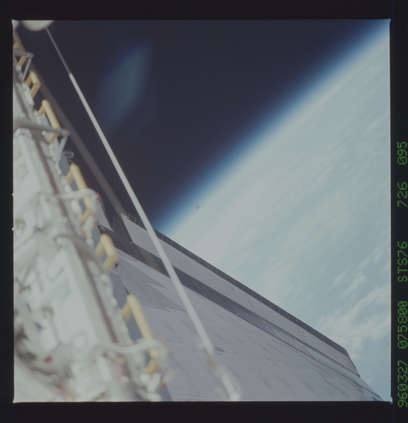 STS076-726-095.jpg