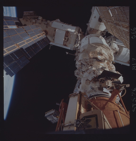 STS076-817-066.jpg