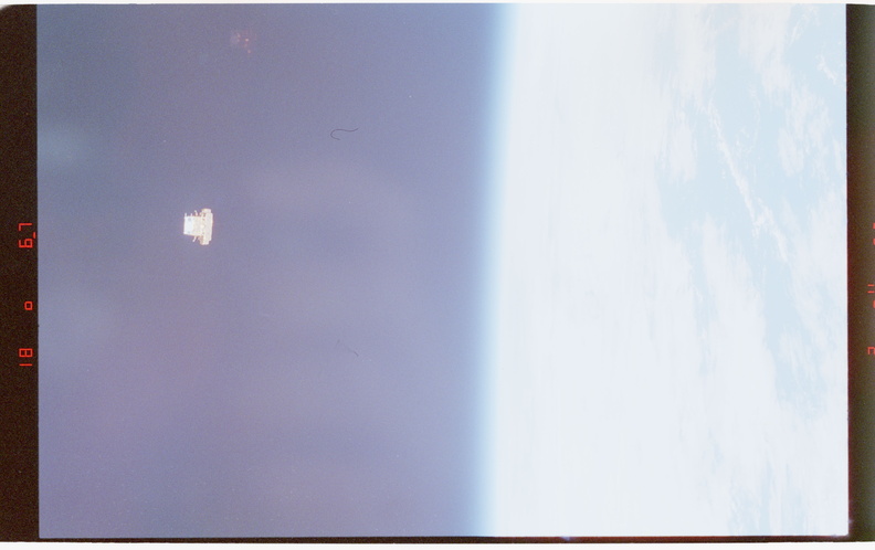 STS077-301-001.jpg
