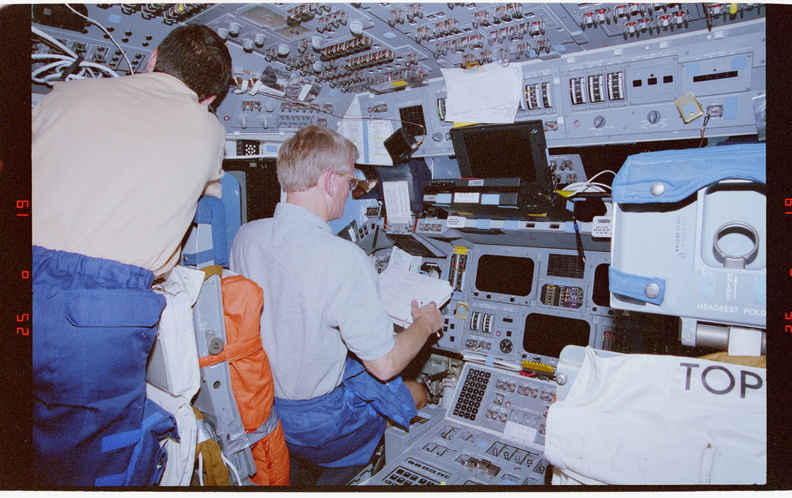 STS077-301-026.jpg