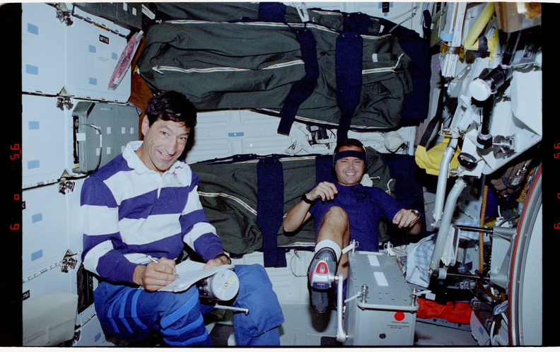 STS077-365-011.jpg
