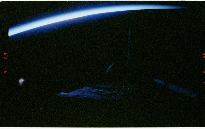 STS077-386-012.jpg