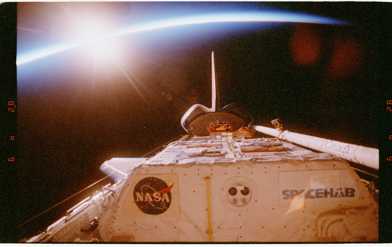 STS077-386-031.jpg