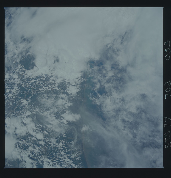 STS077-702-033.jpg
