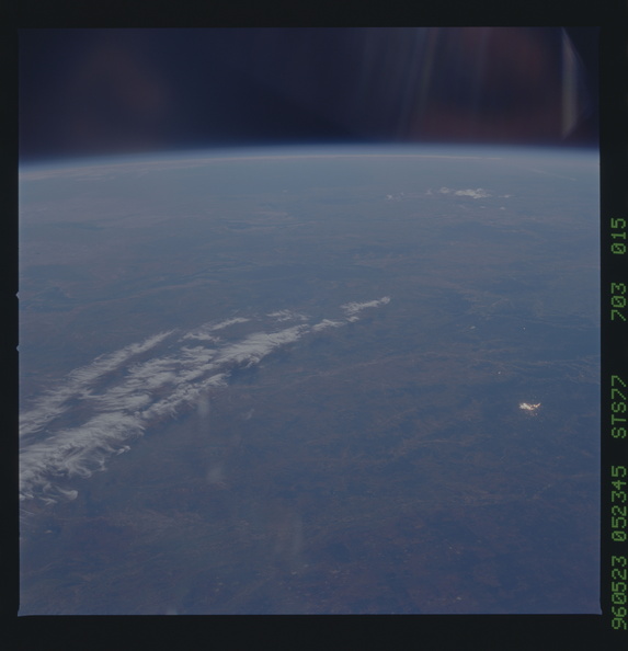 STS077-703-015.jpg