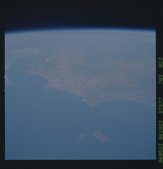 STS077-703-023.jpg